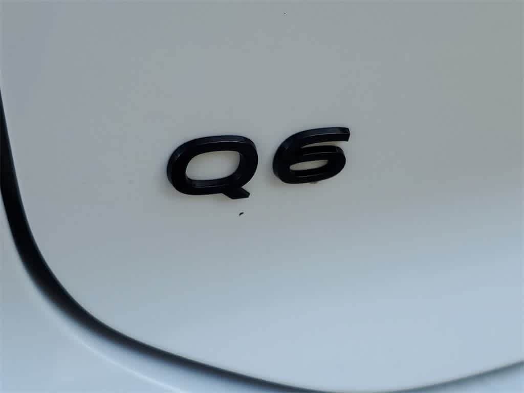 Thumbnail: 2025 Audi Q6 e-tron - 15