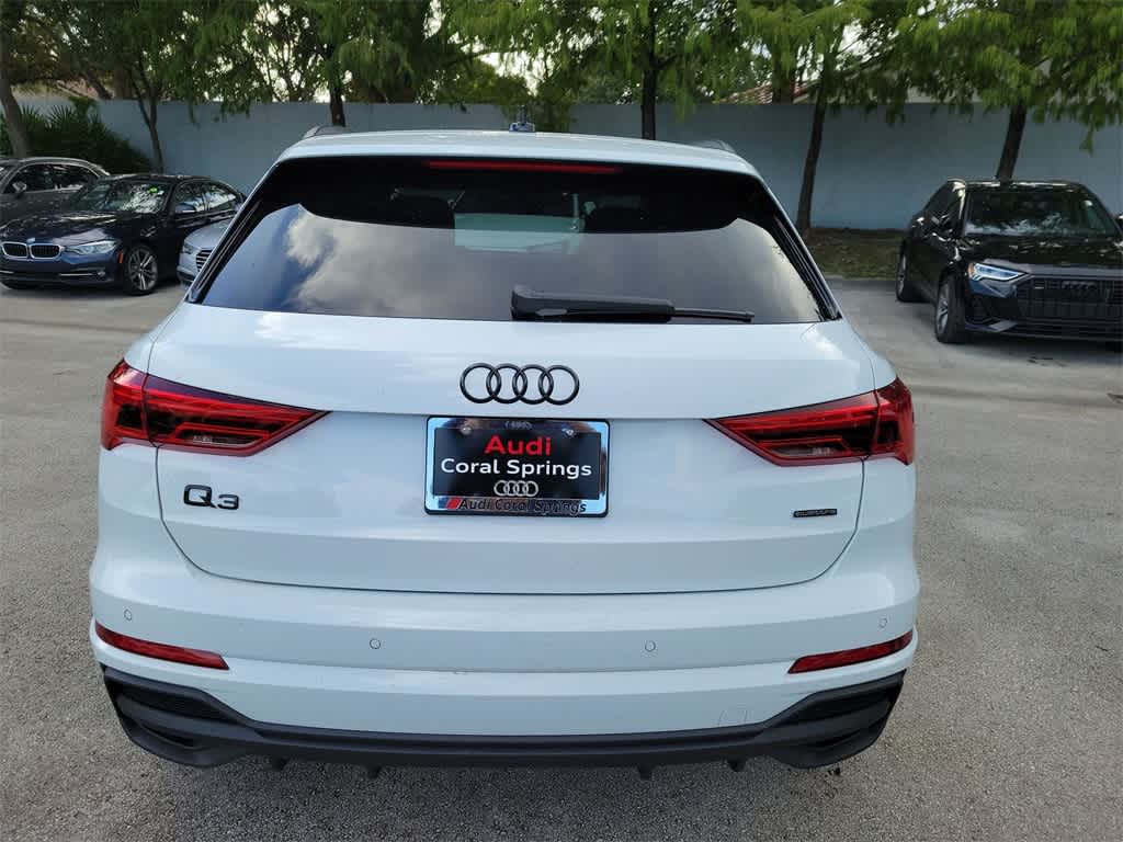 Thumbnail: 2025 Audi Q3 - 13