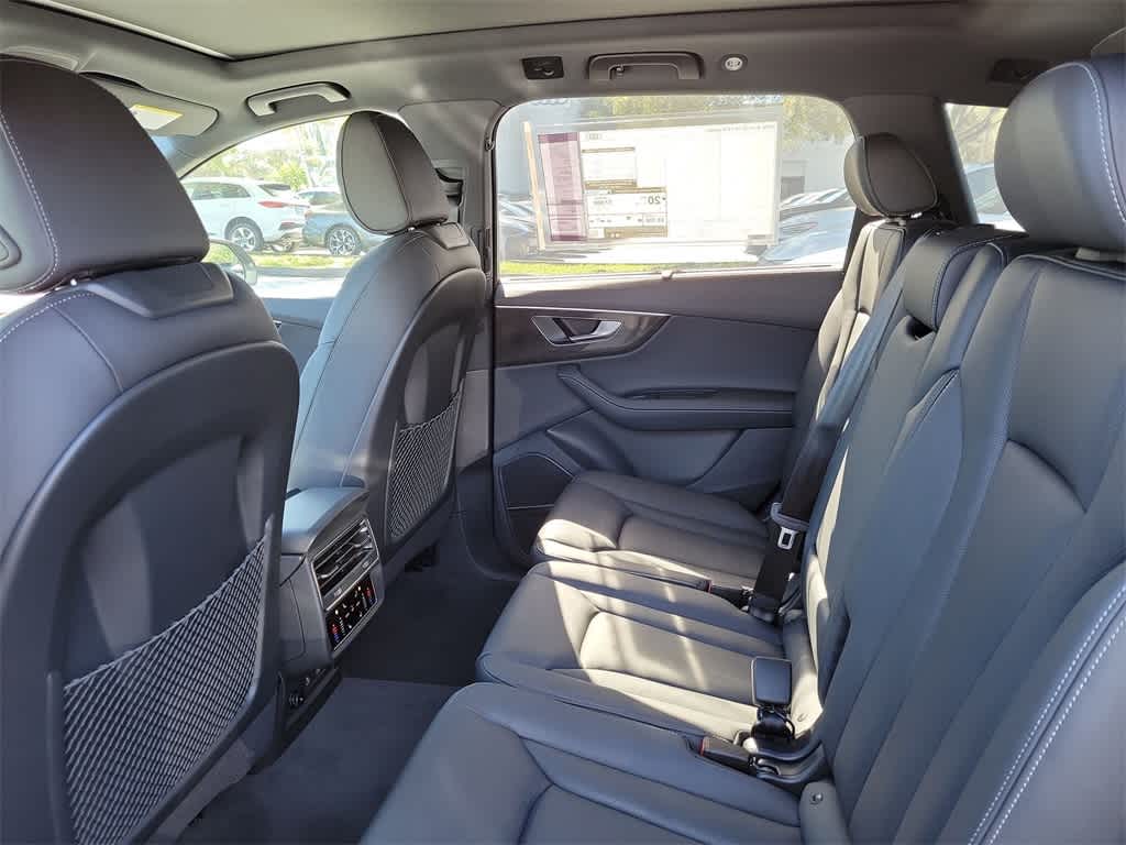 Thumbnail: 2026 Audi Q7 - 20