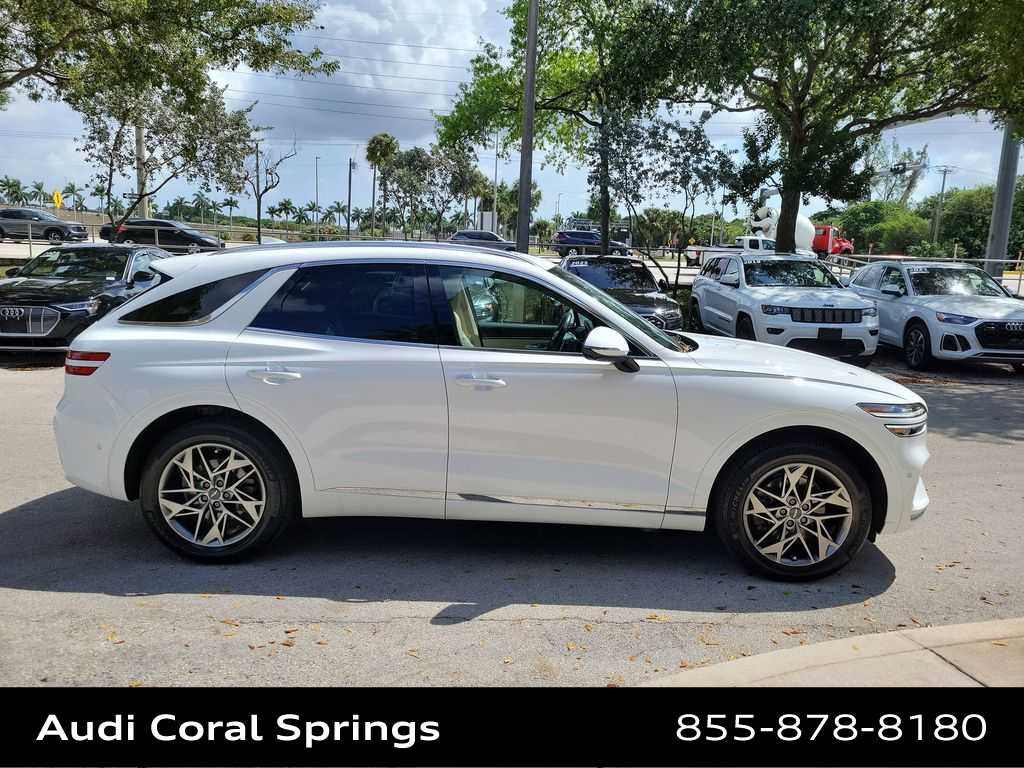 Thumbnail: 2022 Genesis GV70 - 9