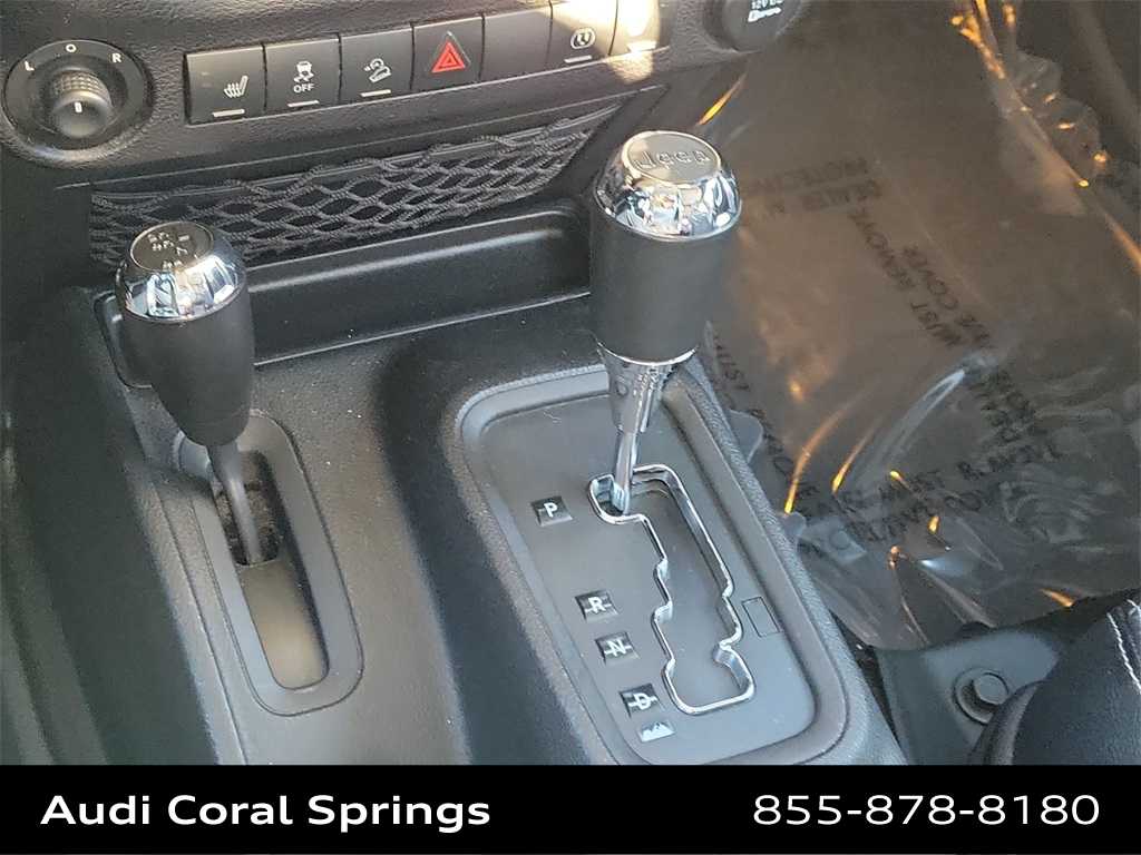 Thumbnail: 2015 Jeep Wrangler - 25