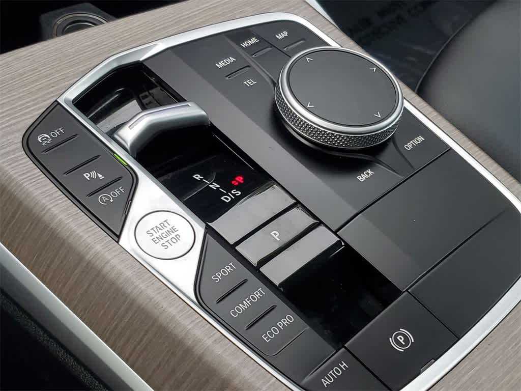 2025 BMW 3 Series 330i 25
