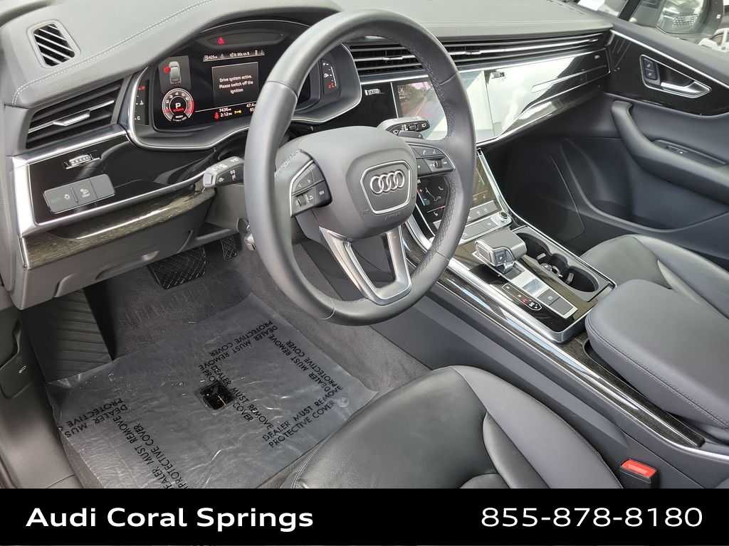 Thumbnail: 2023 Audi Q7 - 10