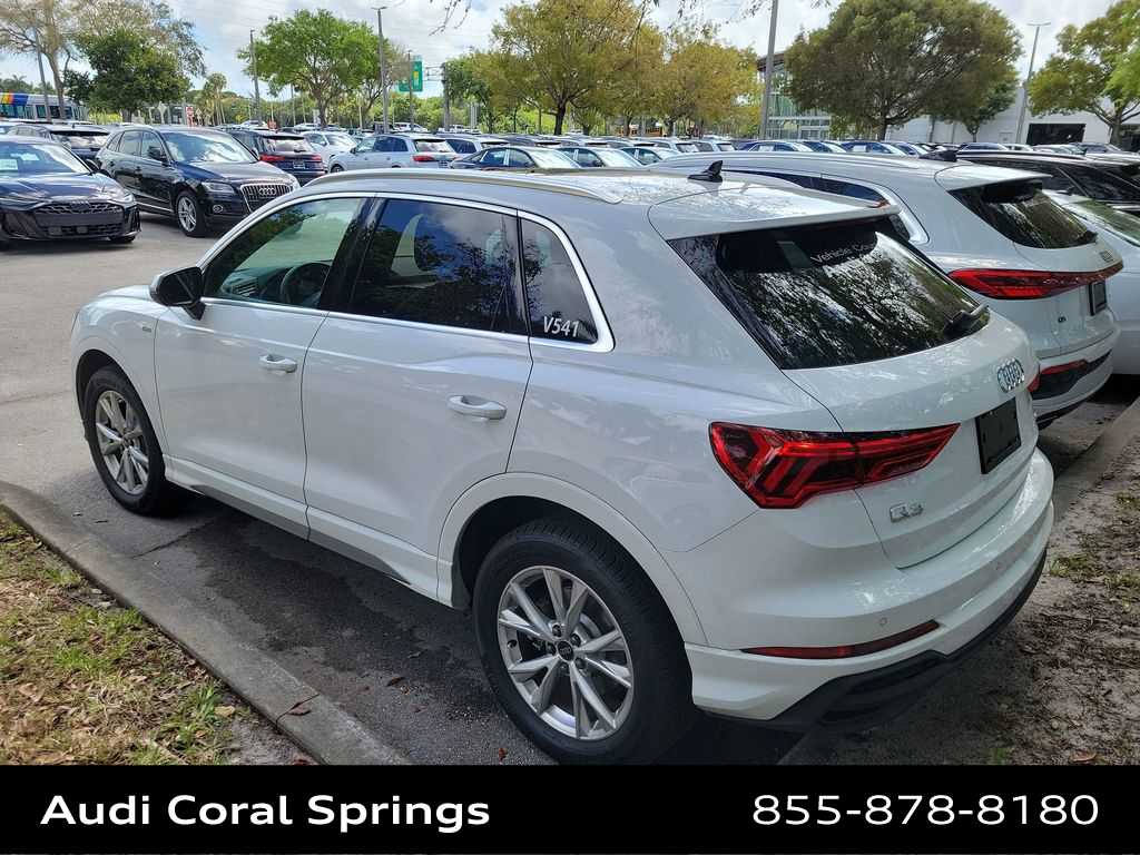 Thumbnail: 2025 Audi Q3 - 17