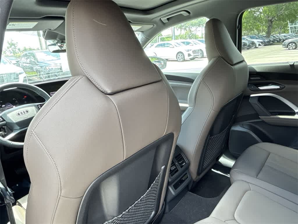 Thumbnail: 2025 Audi Q5 - 26