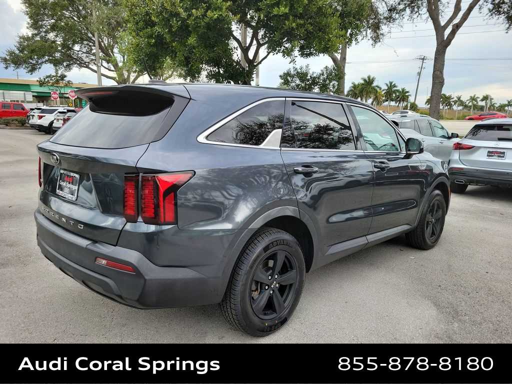 Thumbnail: 2021 Kia Sorento - 8