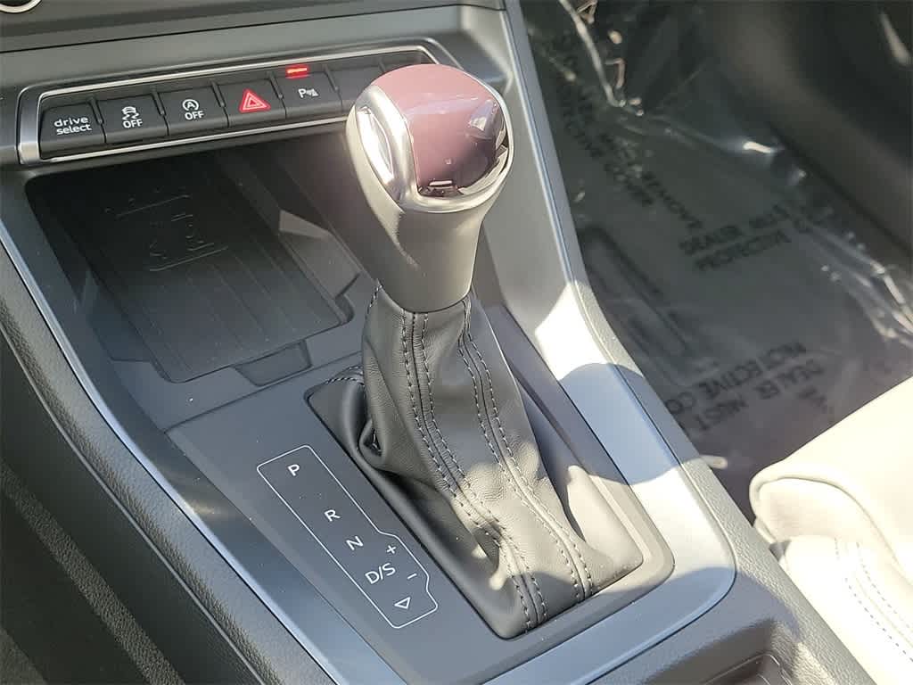 Thumbnail: 2025 Audi Q3 - 17