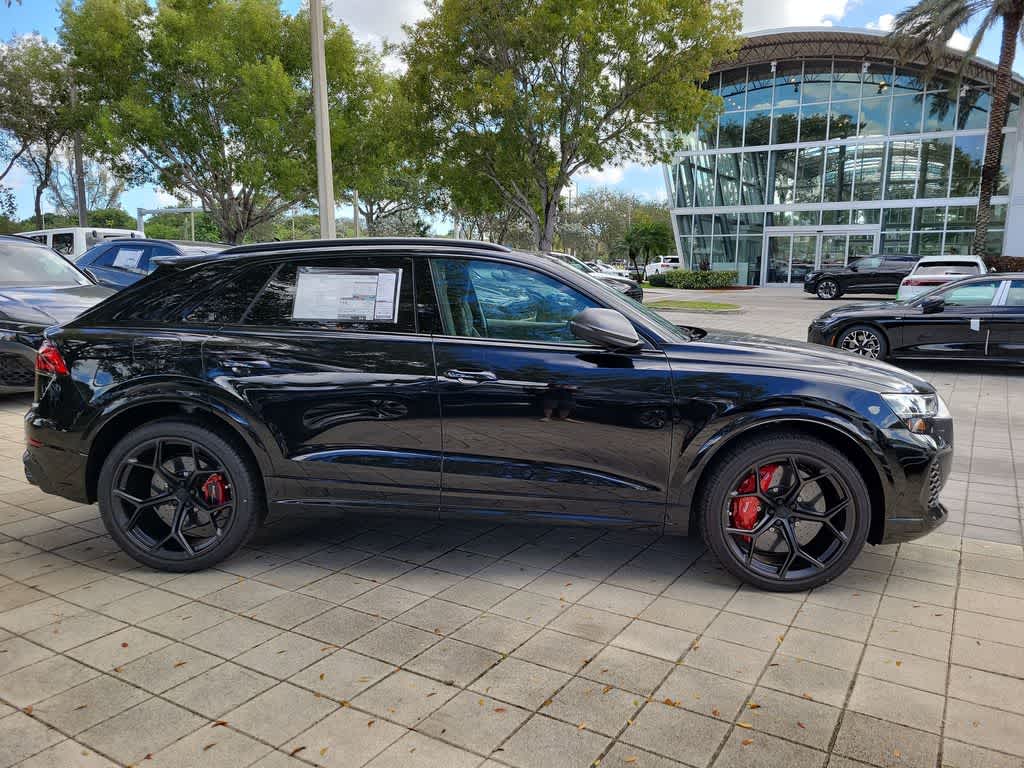 Thumbnail: 2026 Audi RS Q8 - 9