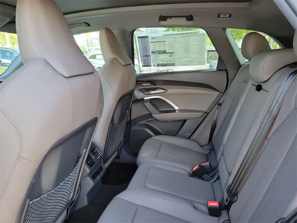 Thumbnail: 2025 Audi Q5 - 12