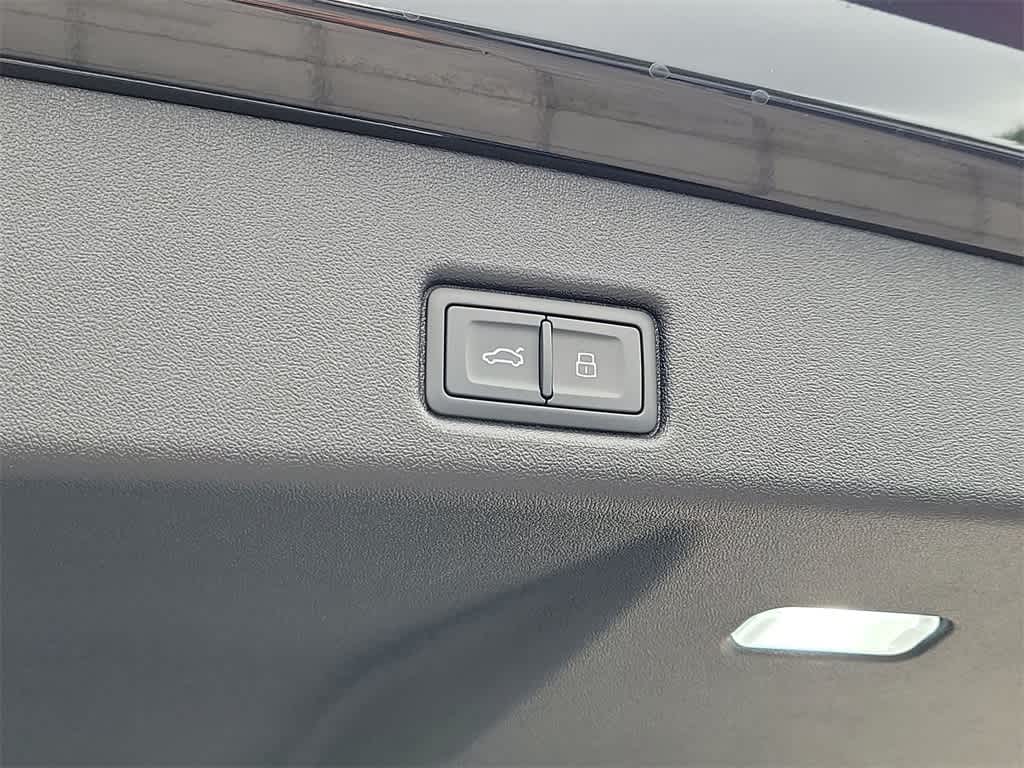 Thumbnail: 2025 Audi Q5 - 19