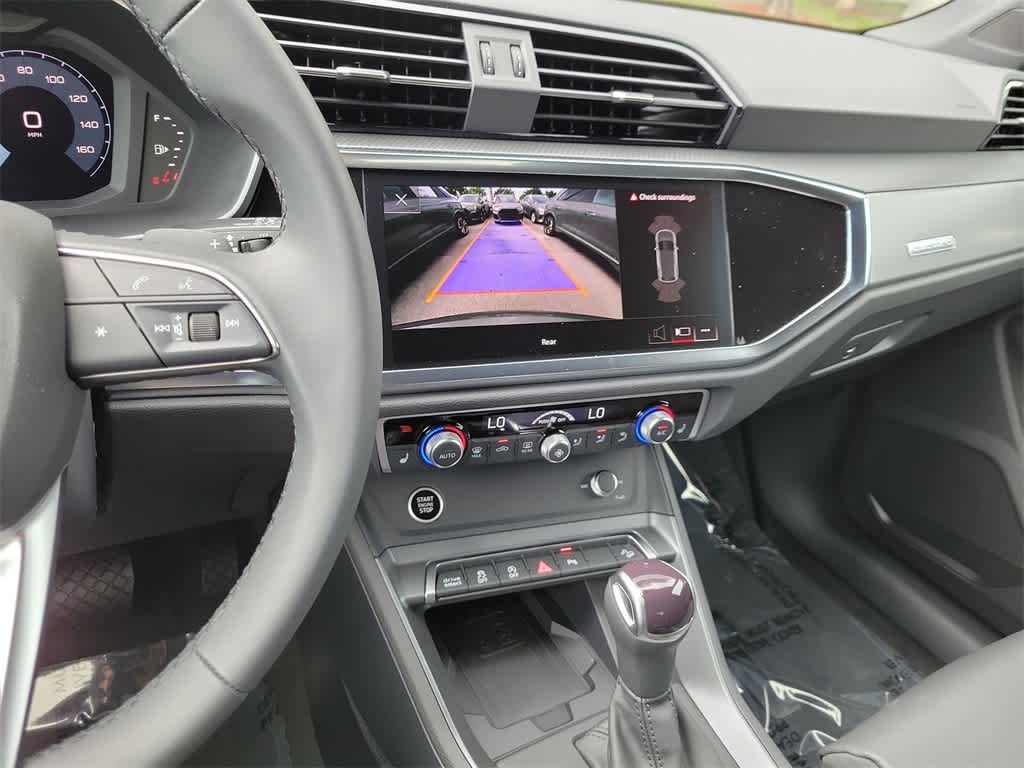 Thumbnail: 2025 Audi Q3 - 16