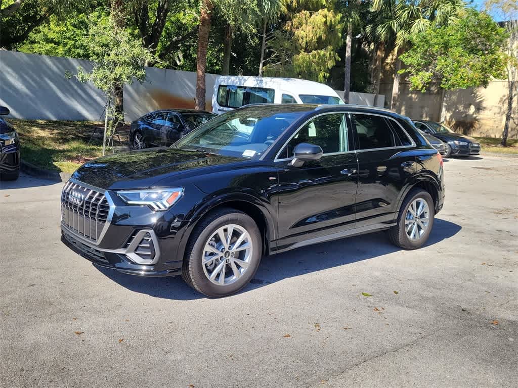 Thumbnail: 2025 Audi Q3 - 4