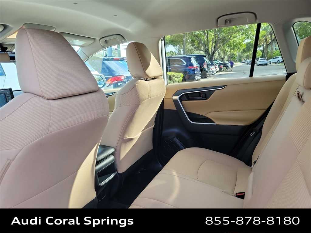 Thumbnail: 2019 Toyota RAV4 - 12