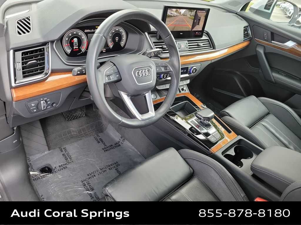 Thumbnail: 2023 Audi Q5 - 10