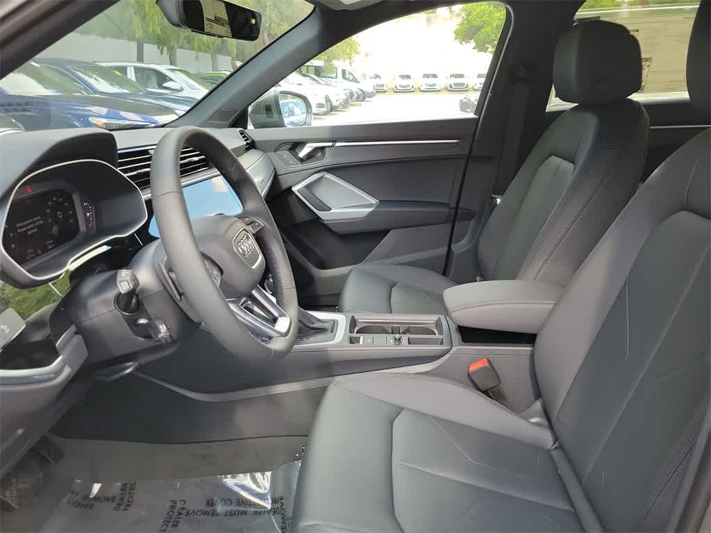 Thumbnail: 2025 Audi Q3 - 19