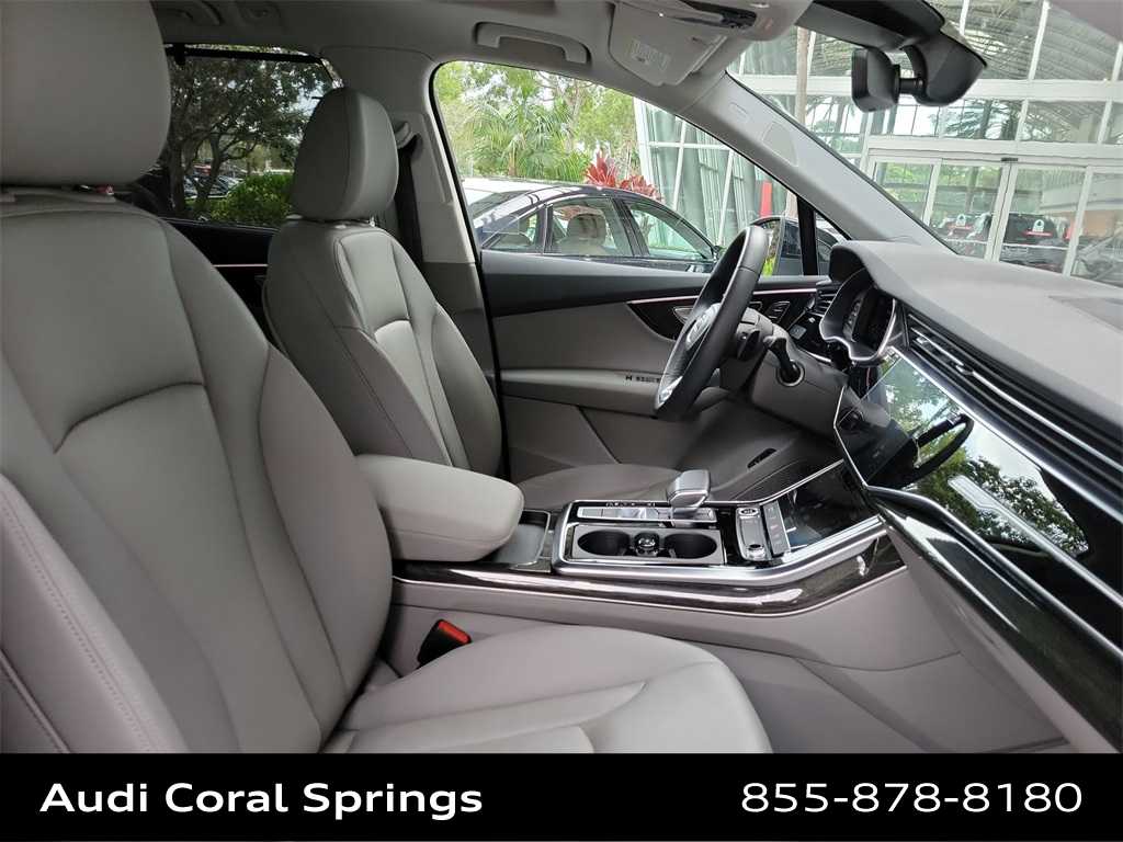 Thumbnail: 2022 Audi Q7 - 22