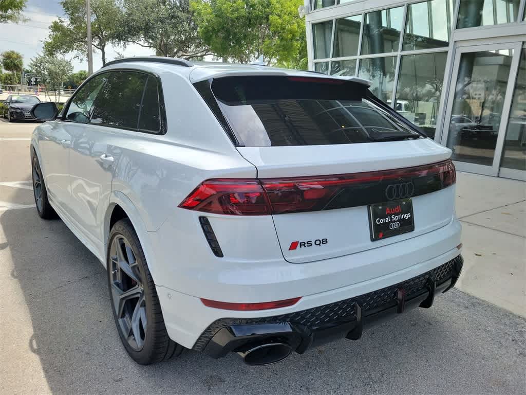 Thumbnail: 2025 Audi RS Q8 - 12