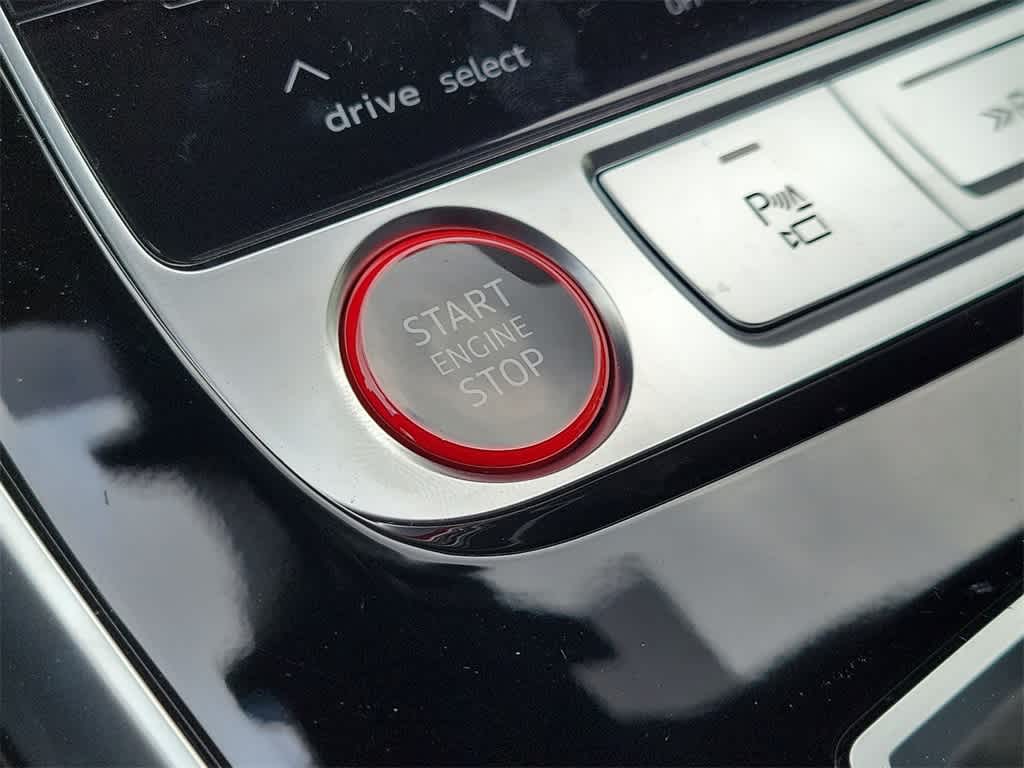 Thumbnail: 2026 Audi RS Q8 - 27