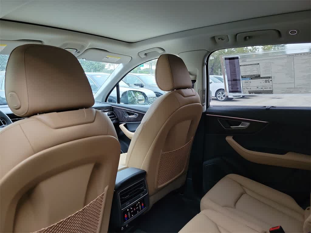 Thumbnail: 2026 Audi Q7 - 12