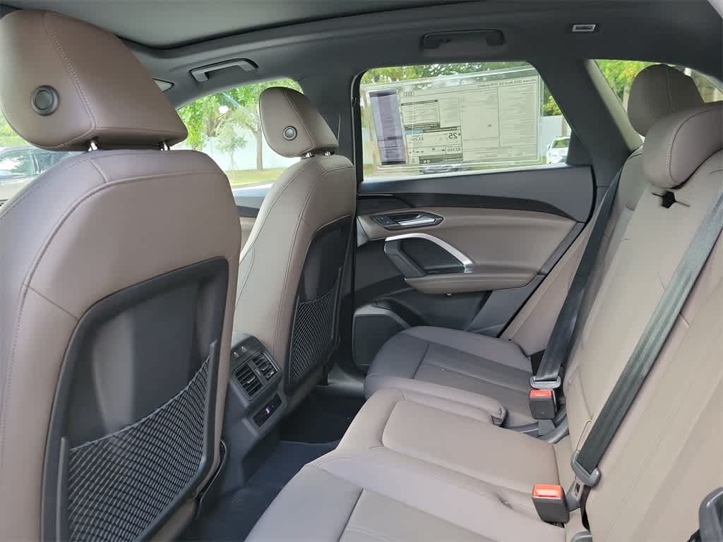 Thumbnail: 2025 Audi Q5 - 21