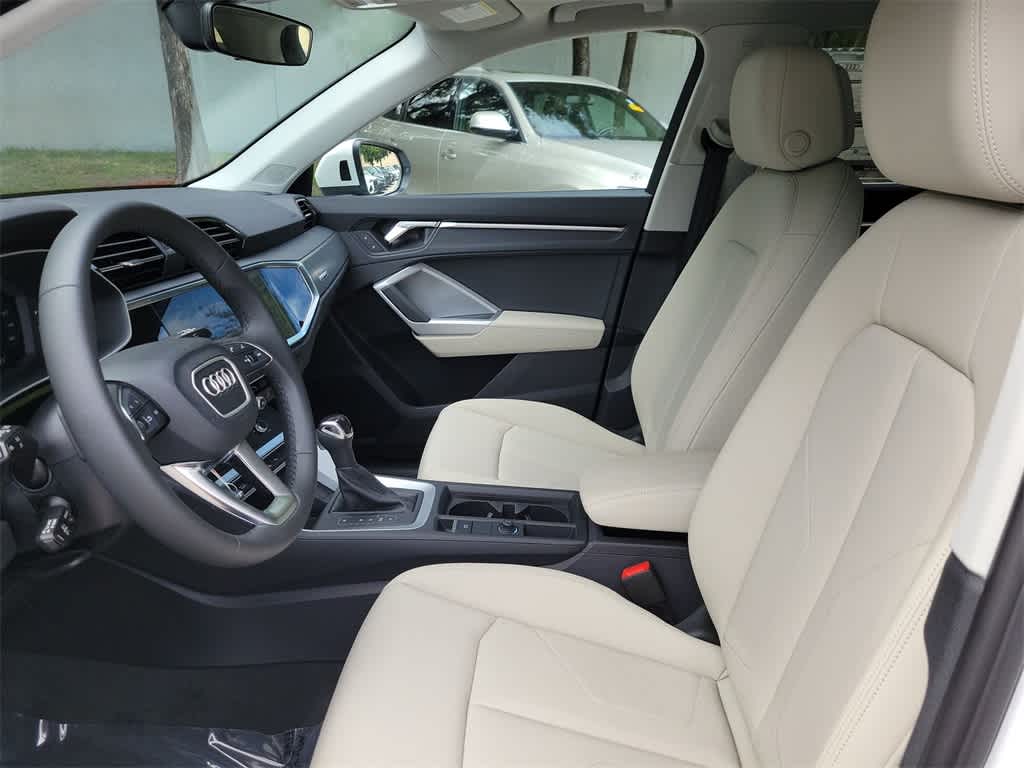 Thumbnail: 2025 Audi Q3 - 19