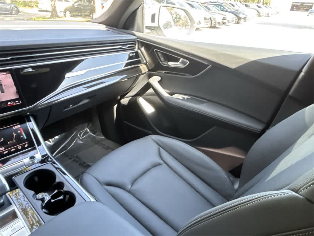 Thumbnail: 2025 Audi Q8 - 12