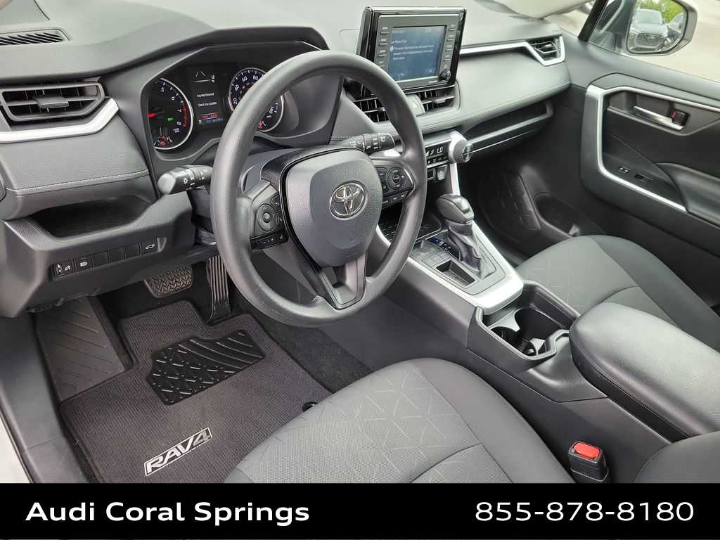 Thumbnail: 2021 Toyota RAV4 - 10