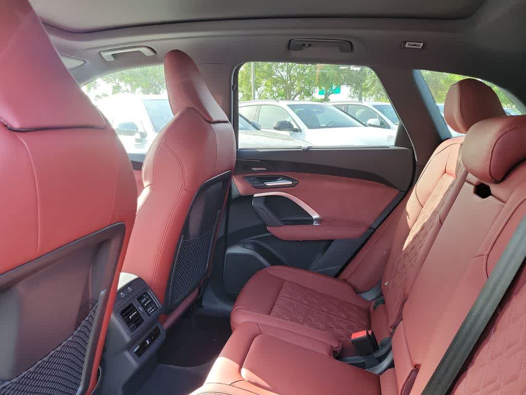 Thumbnail: 2026 Audi SQ5 - 12