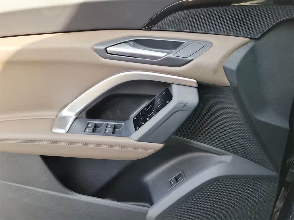 Thumbnail: 2025 Audi Q5 - 19