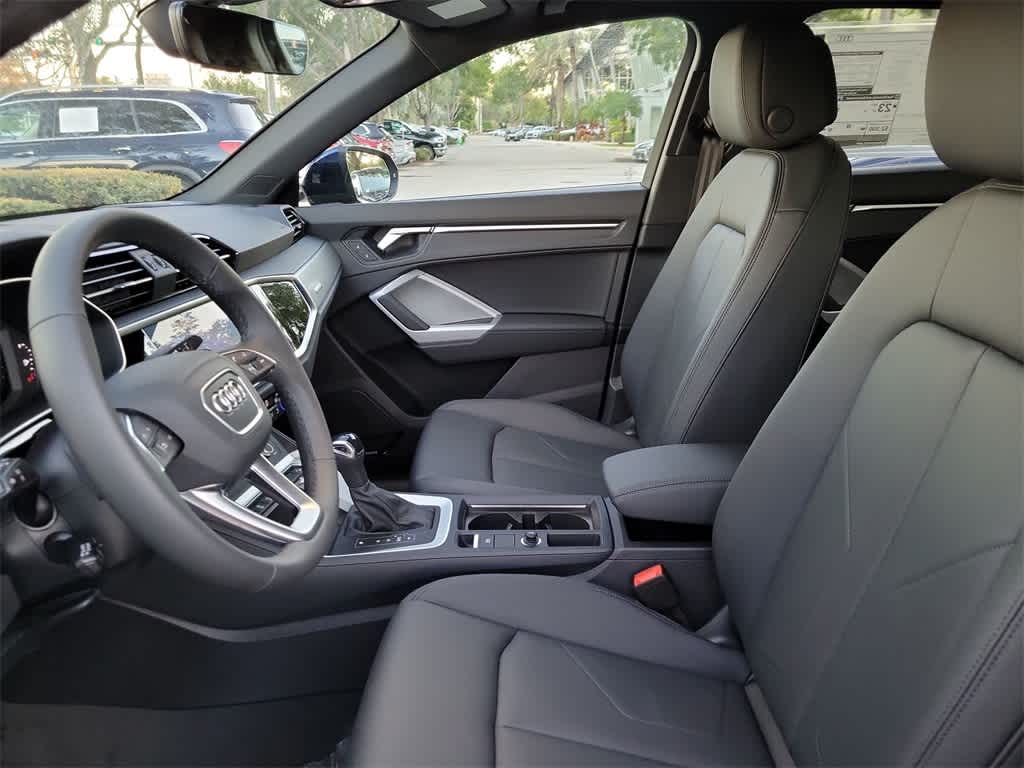 Thumbnail: 2025 Audi Q3 - 19