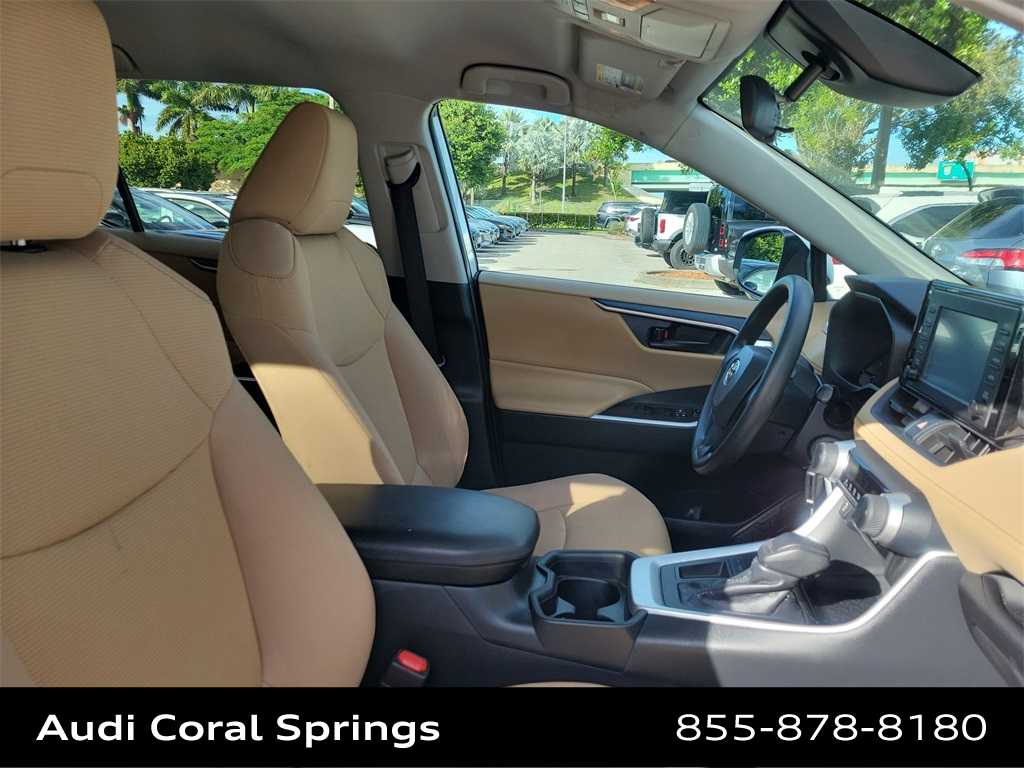 Thumbnail: 2019 Toyota RAV4 - 14