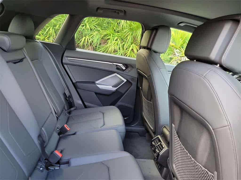 Thumbnail: 2025 Audi Q3 - 21