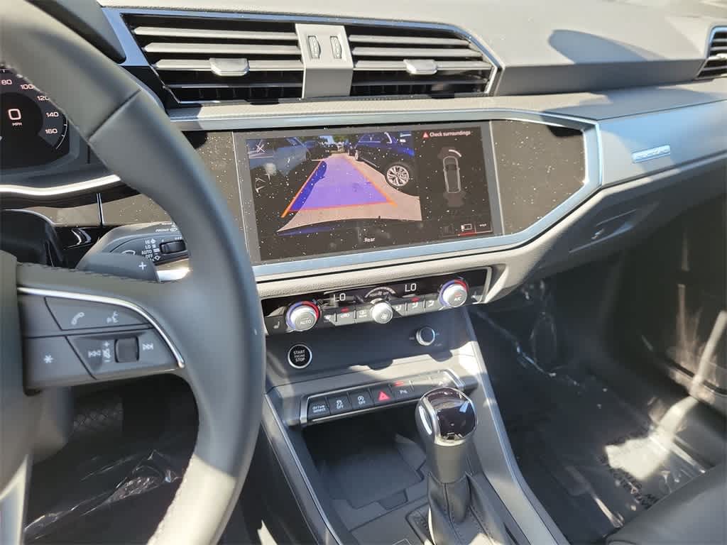 Thumbnail: 2025 Audi Q3 - 24