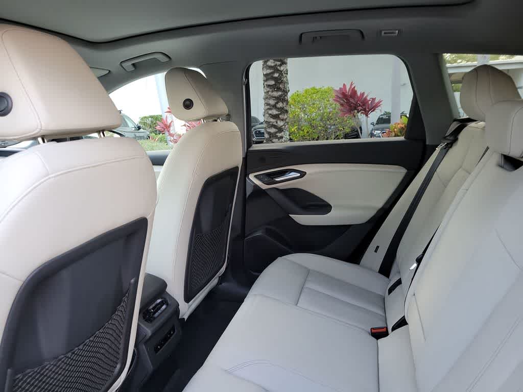 Thumbnail: 2025 Audi Q6 e-tron - 20