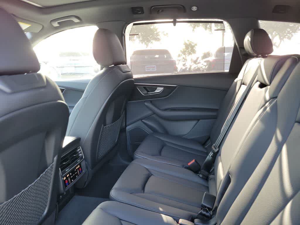 Thumbnail: 2026 Audi Q7 - 12