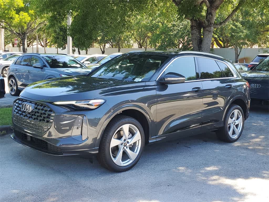 Thumbnail: 2025 Audi Q5 - 4