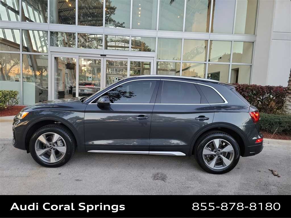 Thumbnail: 2022 Audi Q5 - 10