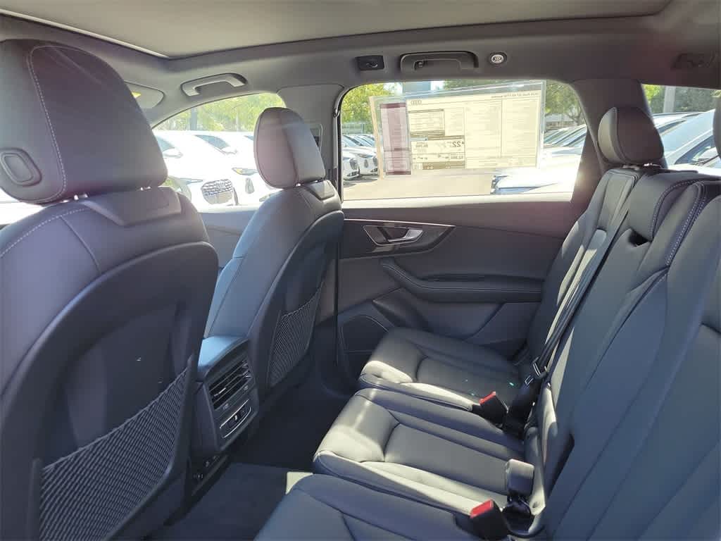 Thumbnail: 2026 Audi Q7 - 12