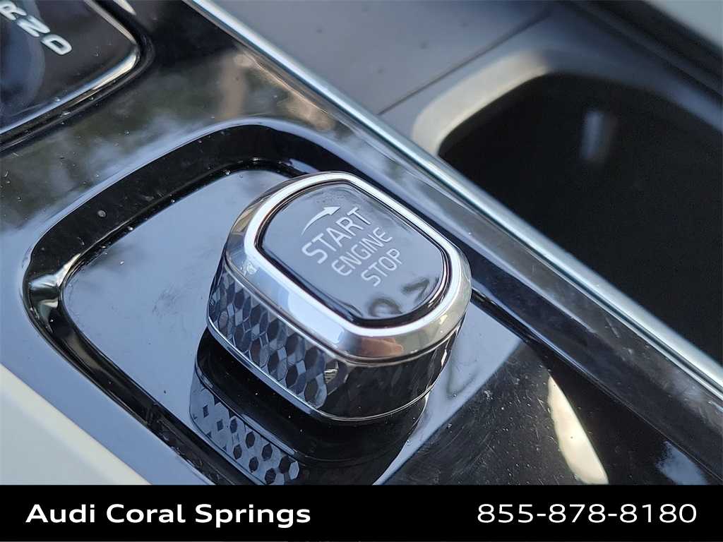 Thumbnail: 2022 Volvo XC60 - 27