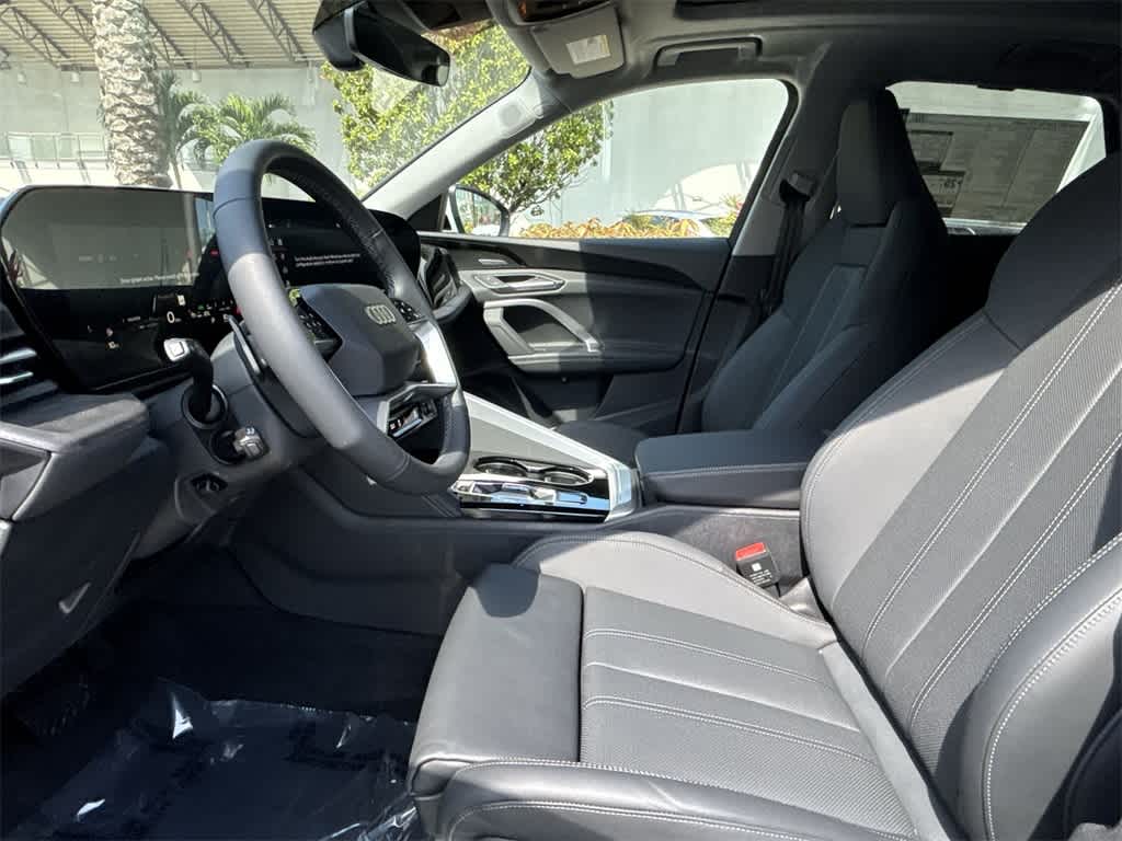 Thumbnail: 2025 Audi Q5 - 25