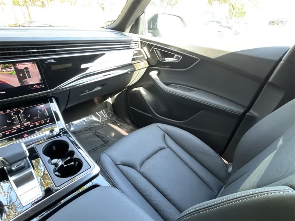 Thumbnail: 2025 Audi Q8 - 11