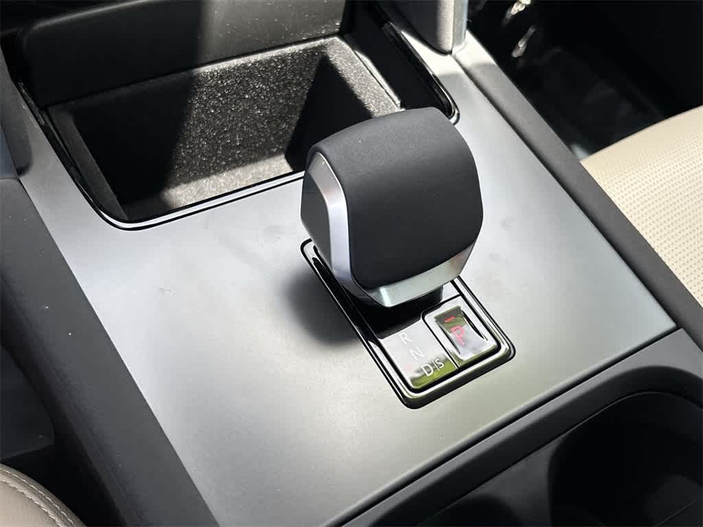 2024 Land Rover Discovery Sport S 31