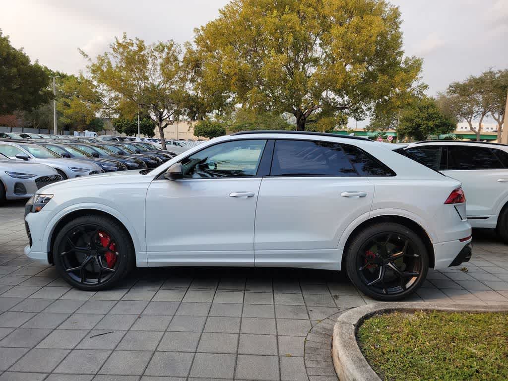 Thumbnail: 2026 Audi RS Q8 - 3