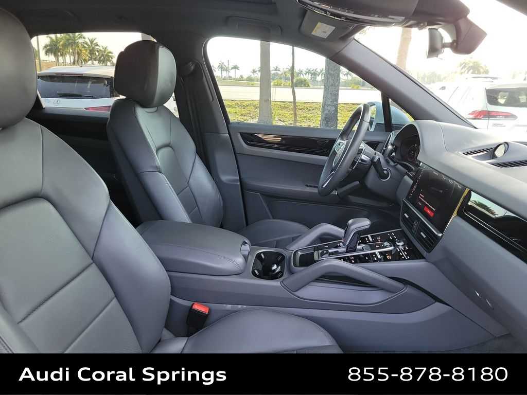 Thumbnail: 2021 Porsche Cayenne - 22