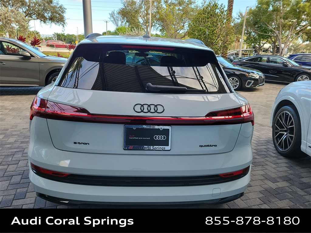 Thumbnail: 2022 Audi e-tron - 5