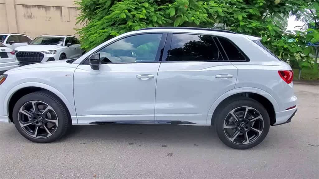 Thumbnail: 2025 Audi Q3 - 5