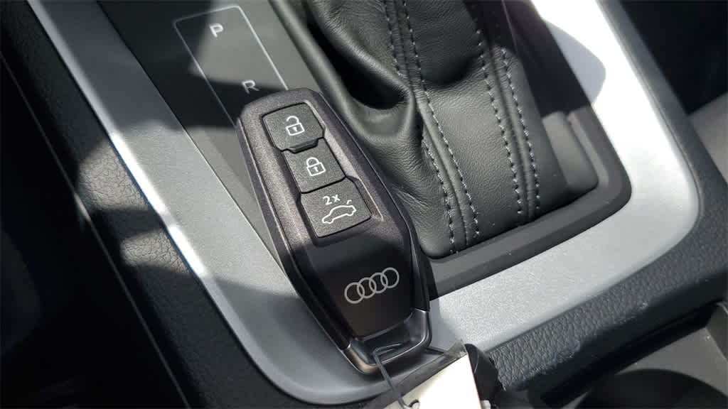 Thumbnail: 2025 Audi Q3 - 28