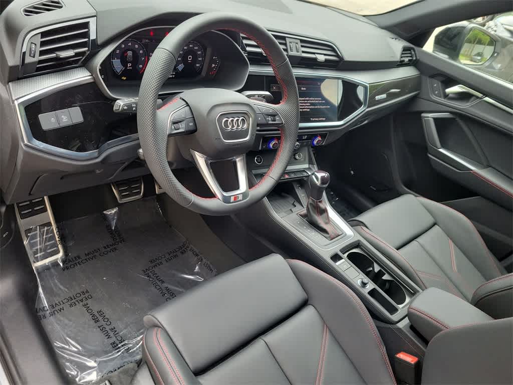 Thumbnail: 2025 Audi Q3 - 10