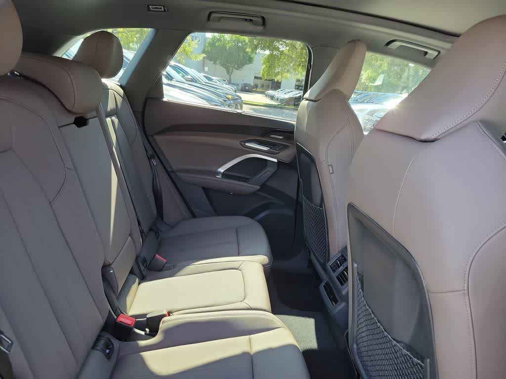 Thumbnail: 2025 Audi Q5 - 13