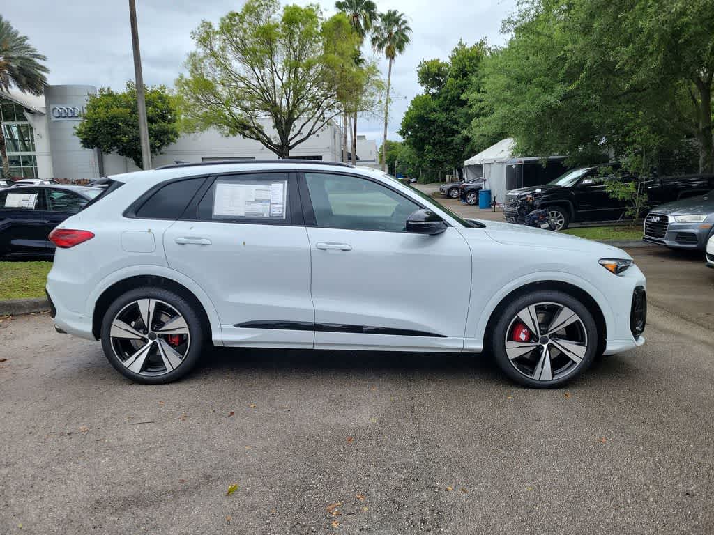 Thumbnail: 2026 Audi SQ5 - 9